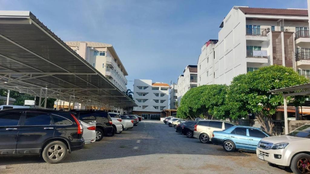 Nana Chat Bangsaen Hotel 是拉差 外观 照片