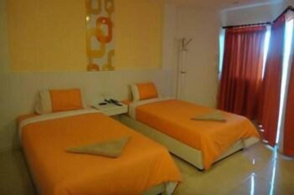 Nana Chat Bangsaen Hotel 是拉差 外观 照片