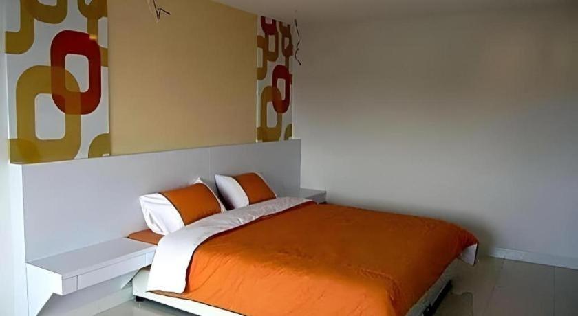 Nana Chat Bangsaen Hotel 是拉差 外观 照片