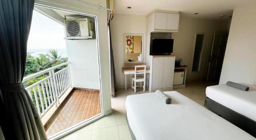 Nana Chat Bangsaen Hotel 是拉差 外观 照片