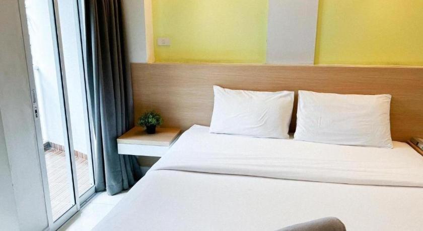 Nana Chat Bangsaen Hotel 是拉差 外观 照片