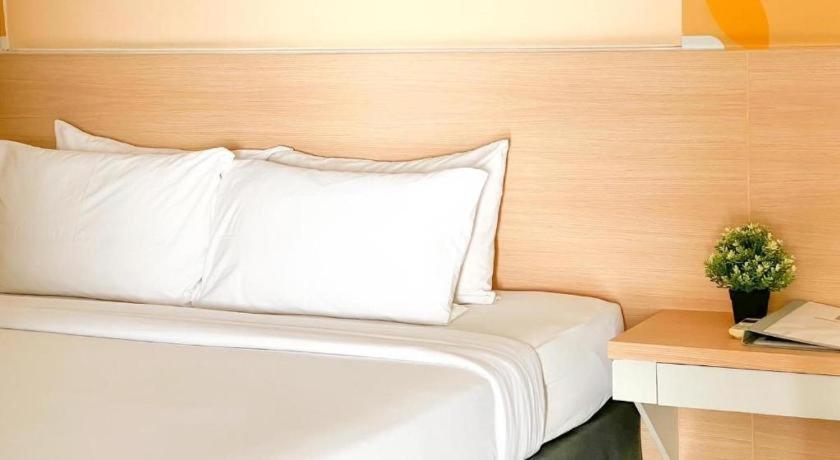 Nana Chat Bangsaen Hotel 是拉差 外观 照片