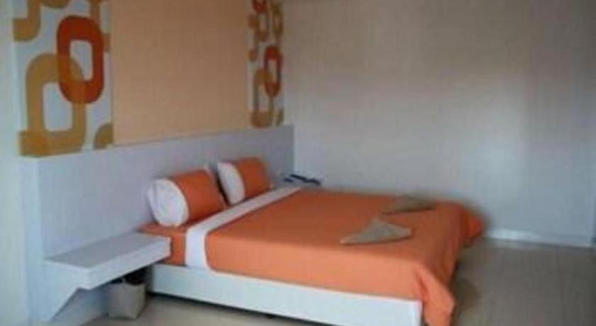 Nana Chat Bangsaen Hotel 是拉差 外观 照片